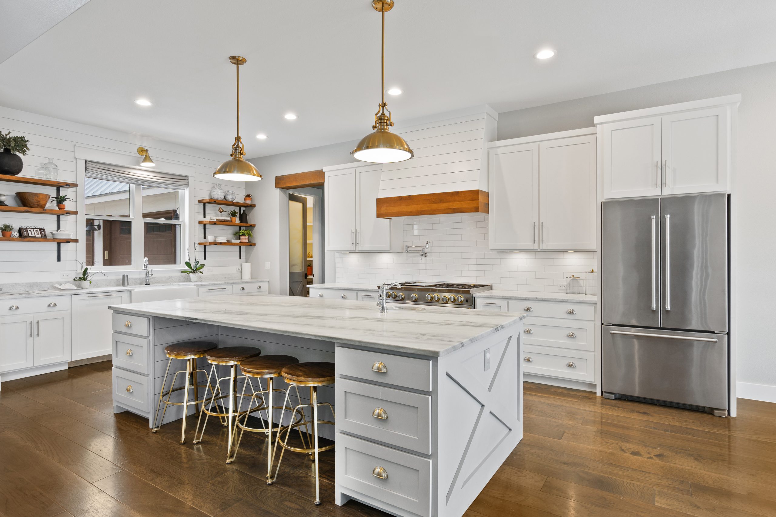 The Heart of the Home: Designing a Luxurious and Functional Kitchen